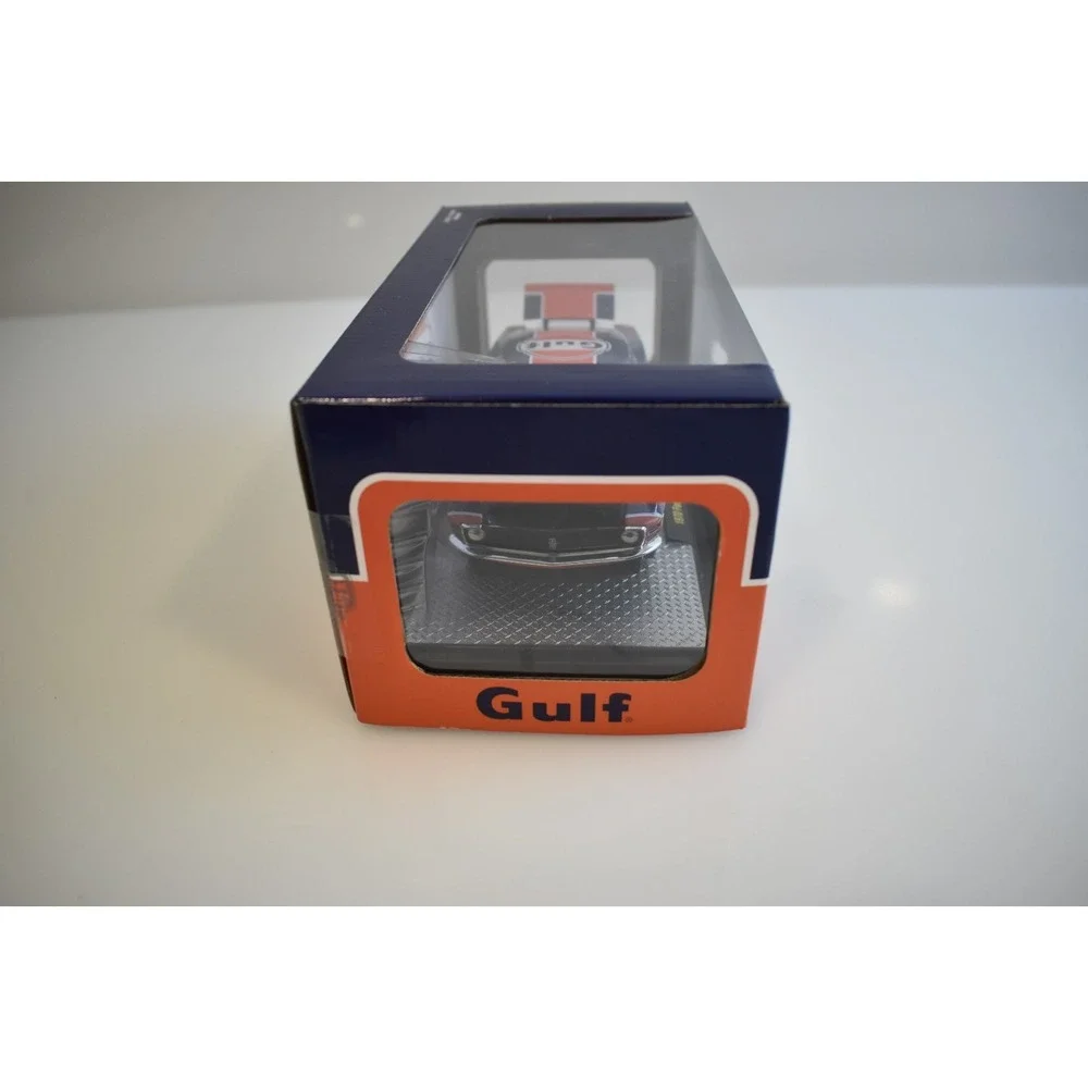 M2 Machines Chase 1970 Ford Mustang Custom Gulf R135 25-07 1/24 Scale